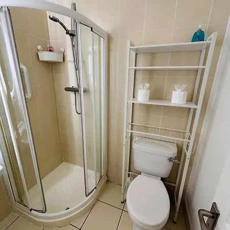 Semesterbostad Boru Walk Townhouse -stylish & Modern