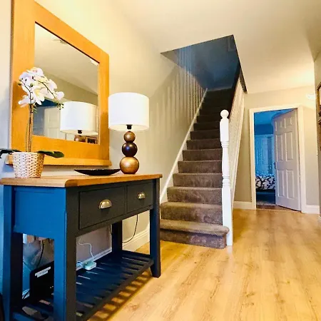 Semesterbostad Boru Walk Townhouse -stylish & Modern Killaloe