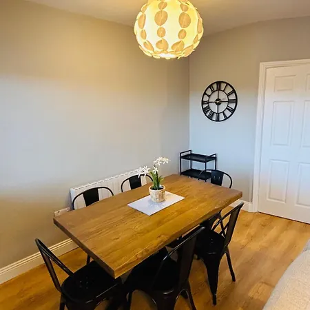 Σπίτι διακοπών Boru Walk Townhouse -stylish & Modern Killaloe
