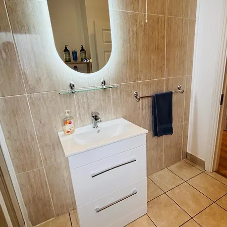 Boru Walk Townhouse -stylish & Modern Killaloe