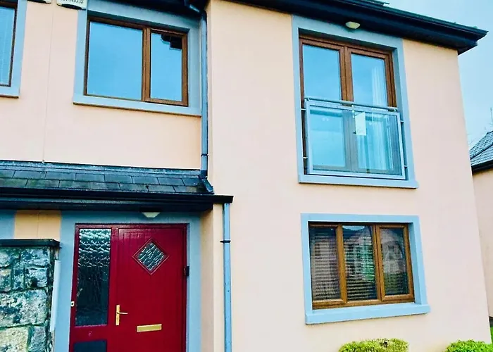 Boru Walk Townhouse -stylish & Modern